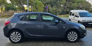 Opel Astra 2011