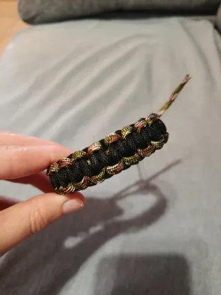 Pulsera Paracord Hecha a Mano, nudo militar