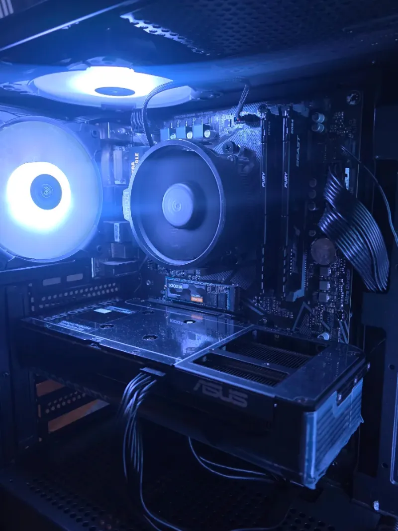 PC Gaming Ryzen 7 5700G y RTX 5060 + Monitor HP afbeelding 3