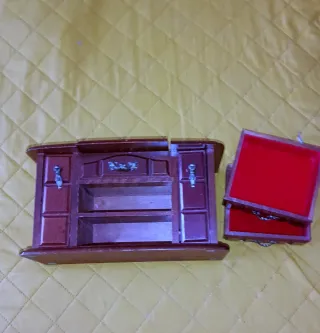 Joyero de madera con cajones