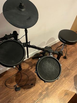 Bateria alesis nitro mesh kit de venta URGENTE