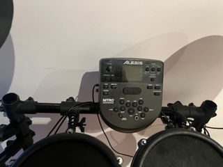 Bateria alesis nitro mesh kit de venta URGENTE