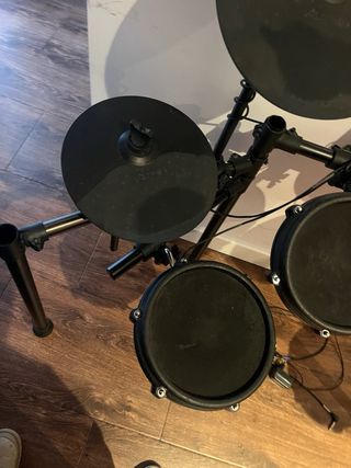 Bateria alesis nitro mesh kit de venta URGENTE