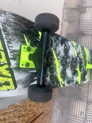 Patinete Oxelo con diseño de lobo