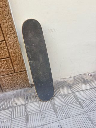 Patinete Oxelo con diseño de lobo