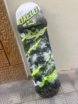 Patinete Oxelo con diseño de lobo