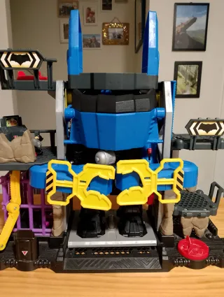 Juguete Batcueva Robot Gigante