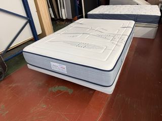 Base tapizada y colchón Flex Singapur 135x190