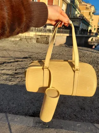 Borsa Louis Vuitton Soufflot Gialla in Epi.