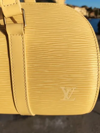 Borsa Louis Vuitton Soufflot Gialla in Epi.