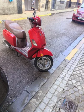 Keeway Zahara 125cc Scooter Roja