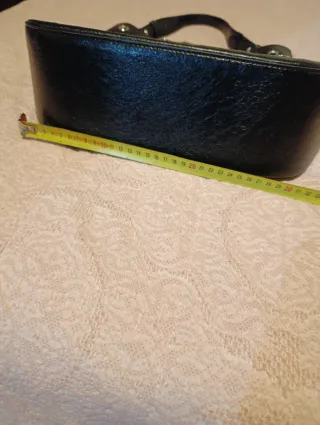 Bolso Tintoretto Negro con Ojetes