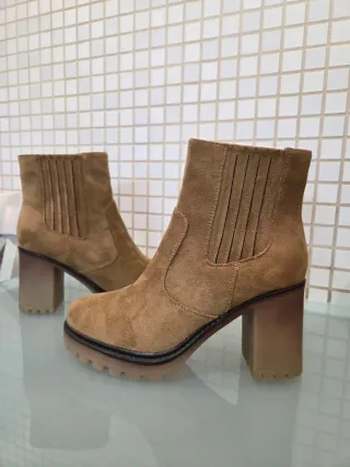 Botines tacón beige/marrón T.39