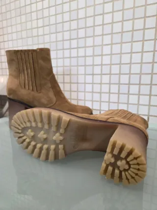 Botines tacón beige/marrón T.39