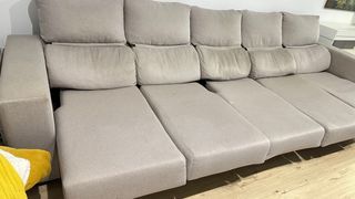 Sofá modular tela beige/gris.
