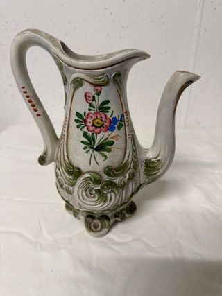 Brocca in ceramica decorata