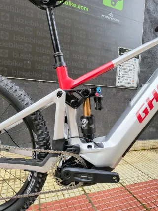 Ghost e-Riot CF T.M montaje Biziebike Rueda Mullet