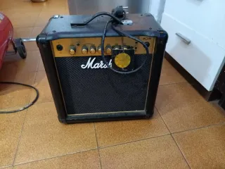 Amplificador Marshall MG15FX