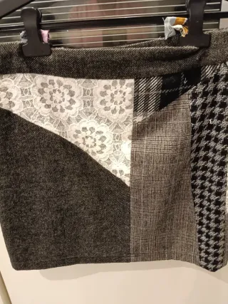 Falda Desigual gris lana patchwork