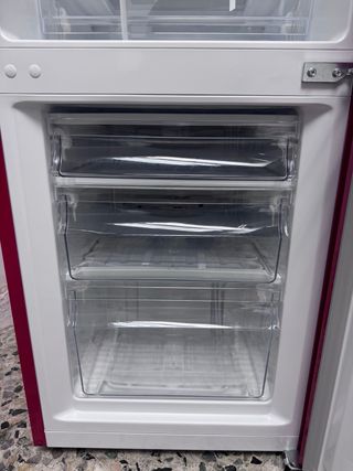 Nevera Hanseatic 143cm con garantía y transporte