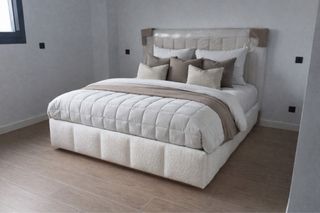 Cabecero de tela beige/blanco