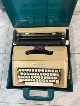 Máquina de escribir Olivetti Lettera 35