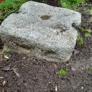 Piedra de muela de  molino antigua