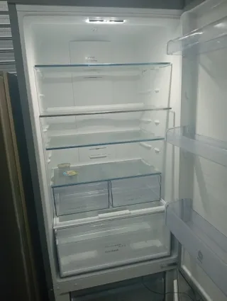 Nevera balay plateada