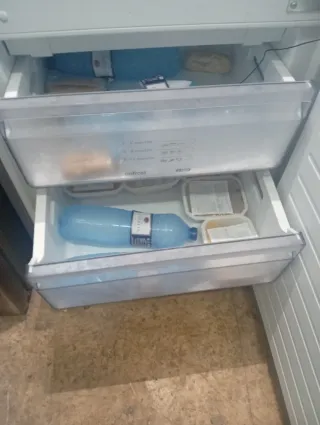 Nevera balay plateada