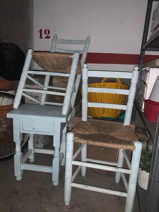 Pack 4 Sillas y Mesita Noche Madera