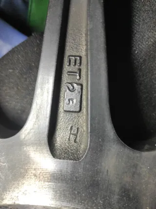 Llantas RJ11 Negras sin neumaticos R16