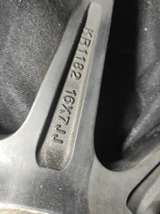 Llantas RJ11 Negras sin neumaticos R16