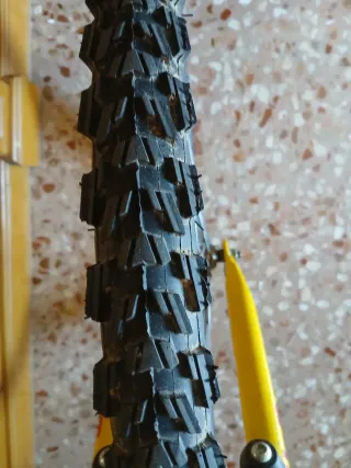 Bicicleta de Montaña Amarilla MTB