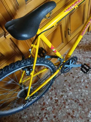 Bicicleta de Montaña Amarilla MTB