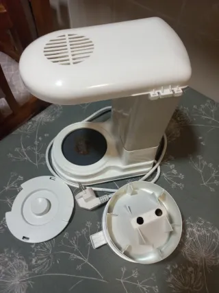 Cafetera Eléctrica Blanca