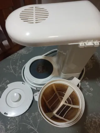 Cafetera Eléctrica Blanca