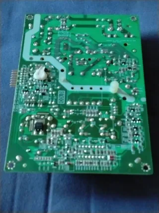 40-ES2822-PWE1XG - Fuente de alimentación - TCL