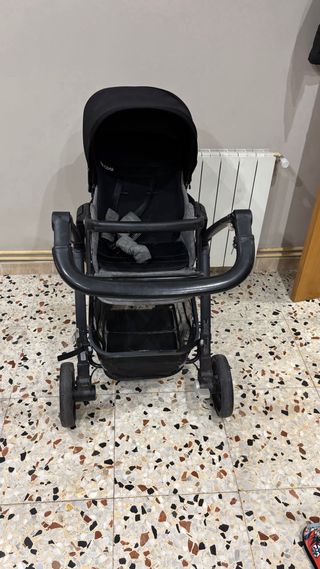 Carrito de bebé negro