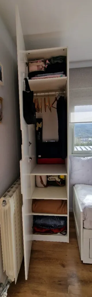 Armarios Ikea blancos de madera