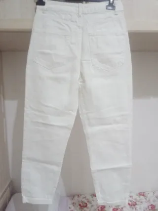 Pantalón vaquero mujer Bershka blanco