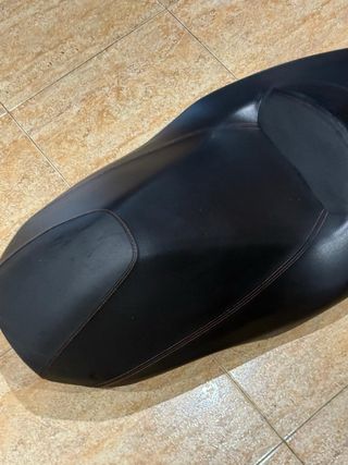 Asiento Yamaha XMAX Negro