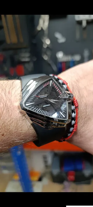 Hamilton Ventura XXL