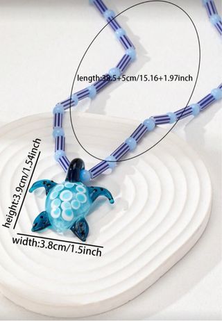 Collar con colgante de tortuga