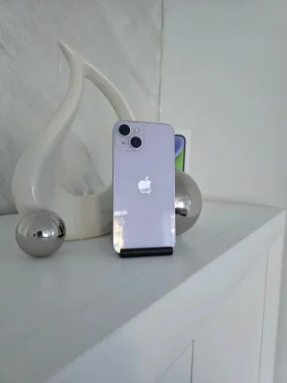 iPhone 14 Lila