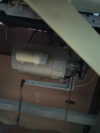 Máquina JUKI MO-2404 para goma cordoncillo para te