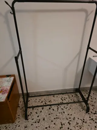 Appendiabiti espositore stand guardaroba armadio