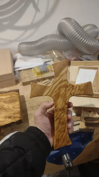 Crocifisso artigianale legno ulivo - Made in Italy