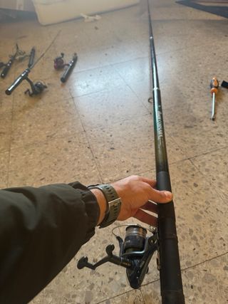 Lotto di 6 canne e mulinelli da pesca