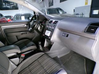 Volkswagen Touran CROSS 2.0TDI 140CV 7 PLAZAS 2013