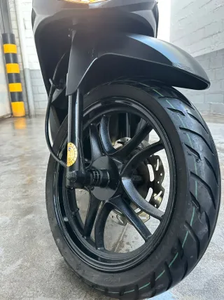 SYM Symphony SR 125 Scooter Negra